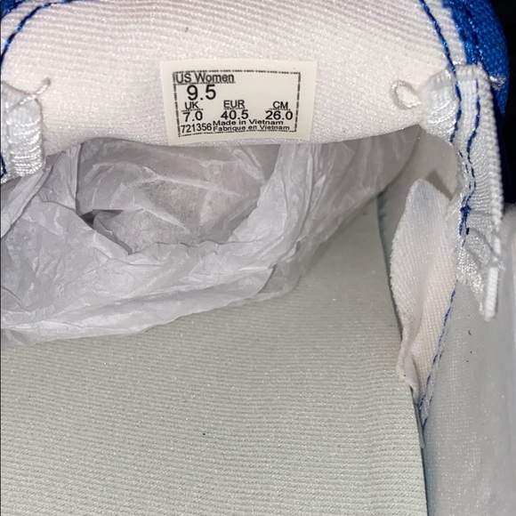 VANS Women's Asher Slip On Sneaker - Picture 7 of 8